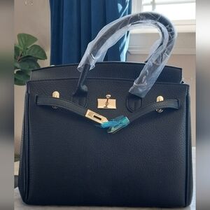 BRAND NEW NEVER WORN Tote Handbag BAG Crossbody Purse + 1 EXTRA Strap Included